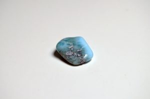 Le larimar, pierre de protection contre les esprits négatifs