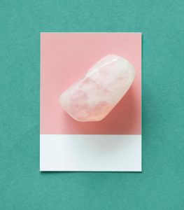 Un fragment de quartz rose