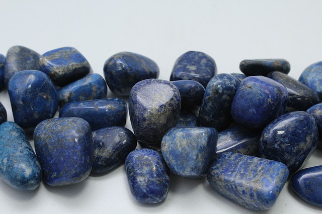 lapis lazuli pierre balance astrologie